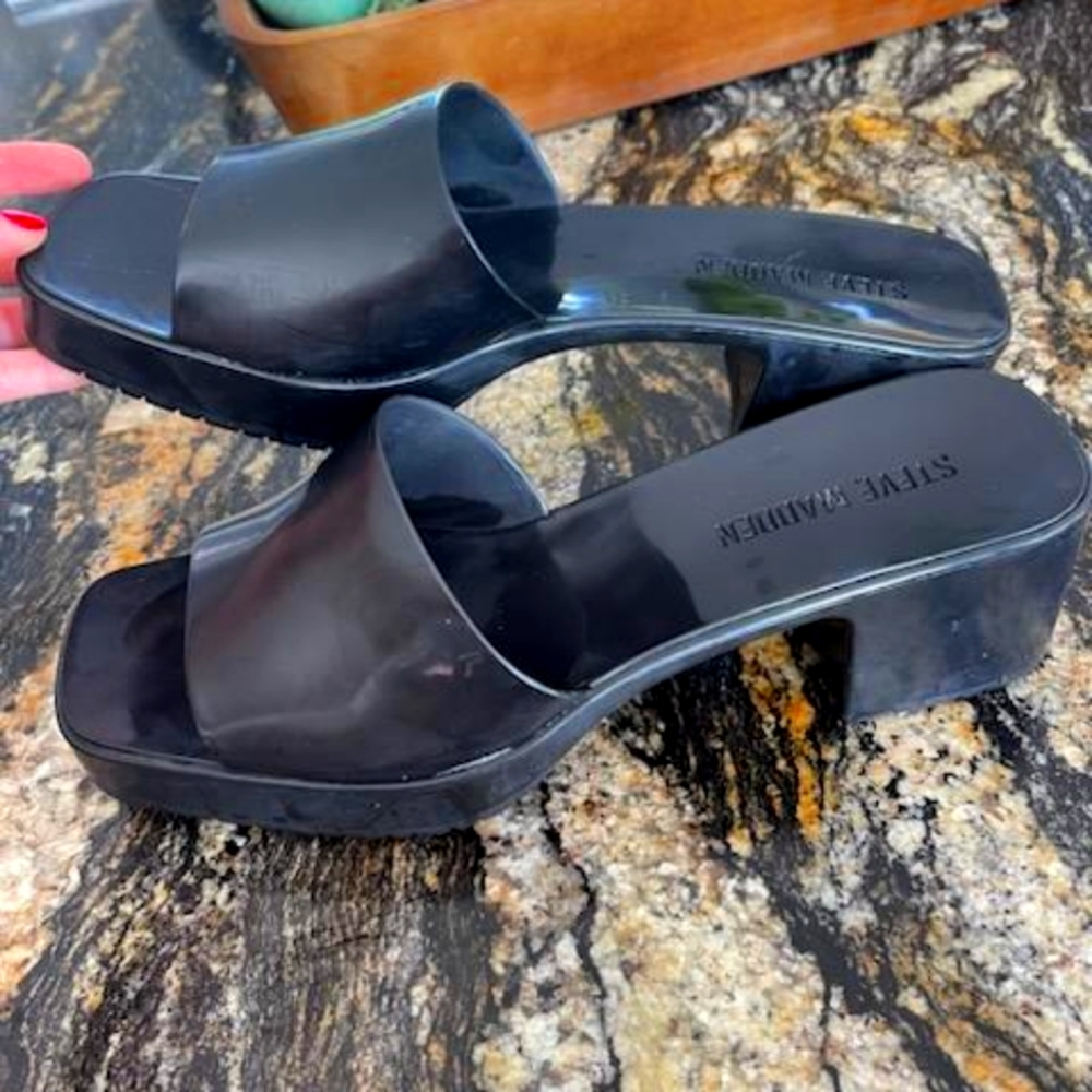 Steve Madden sandals